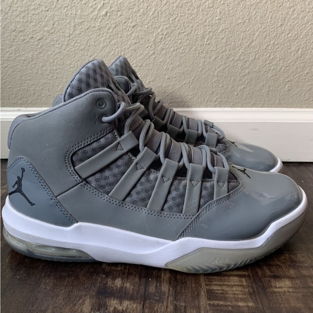 Nike High-Top Gray Sneakers